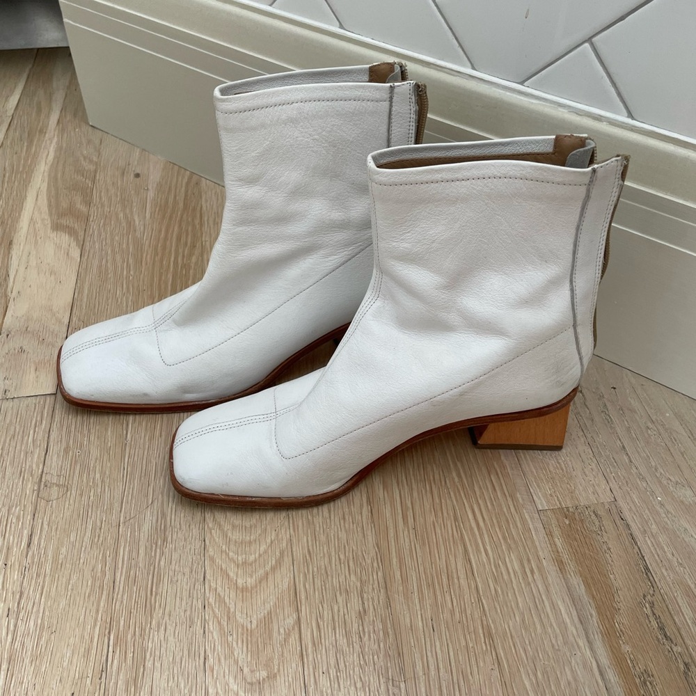 Paloma Wool white 70s boot